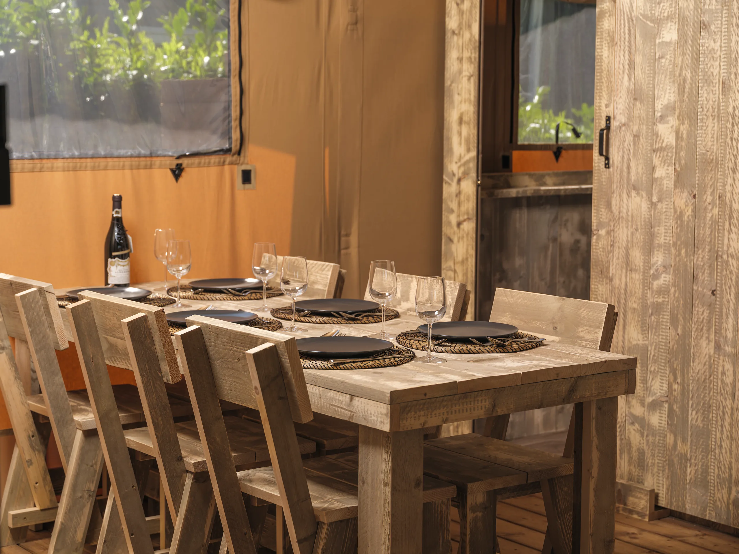 Luxury Suite: mesa de comedor servida