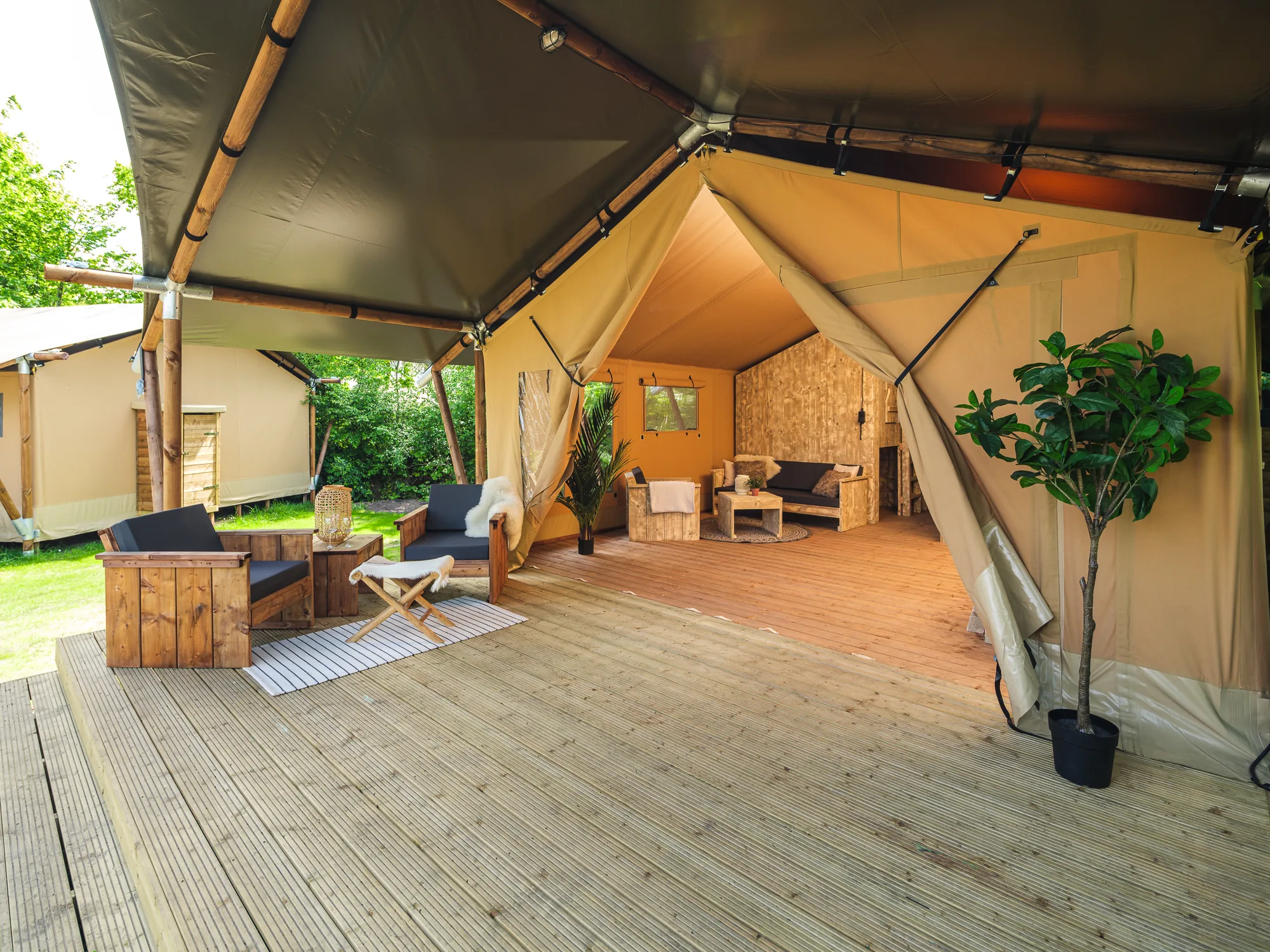 Wood Lodge: sala exterior en la terraza
