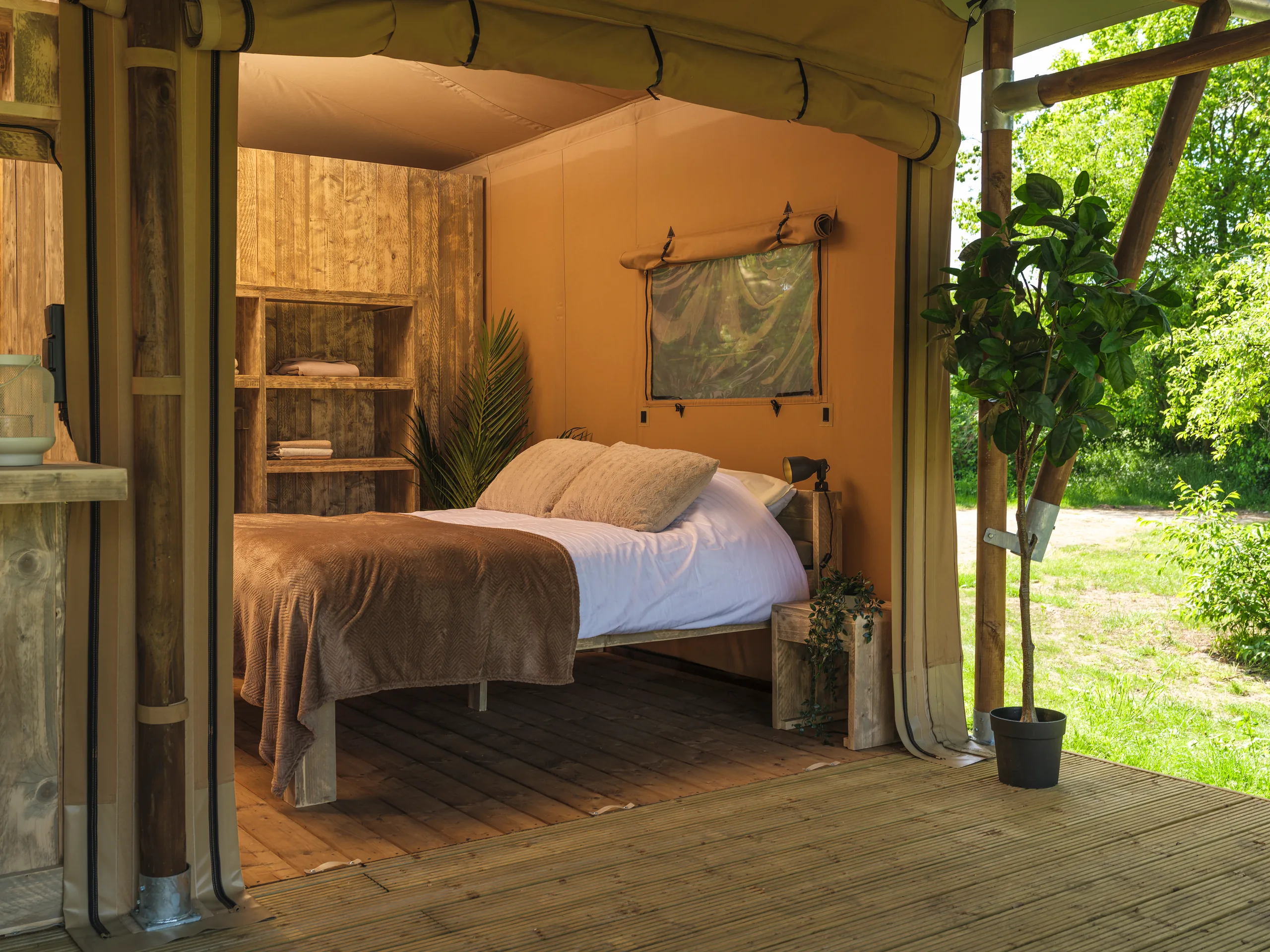Luxury Suite: recámara abierta al jardín