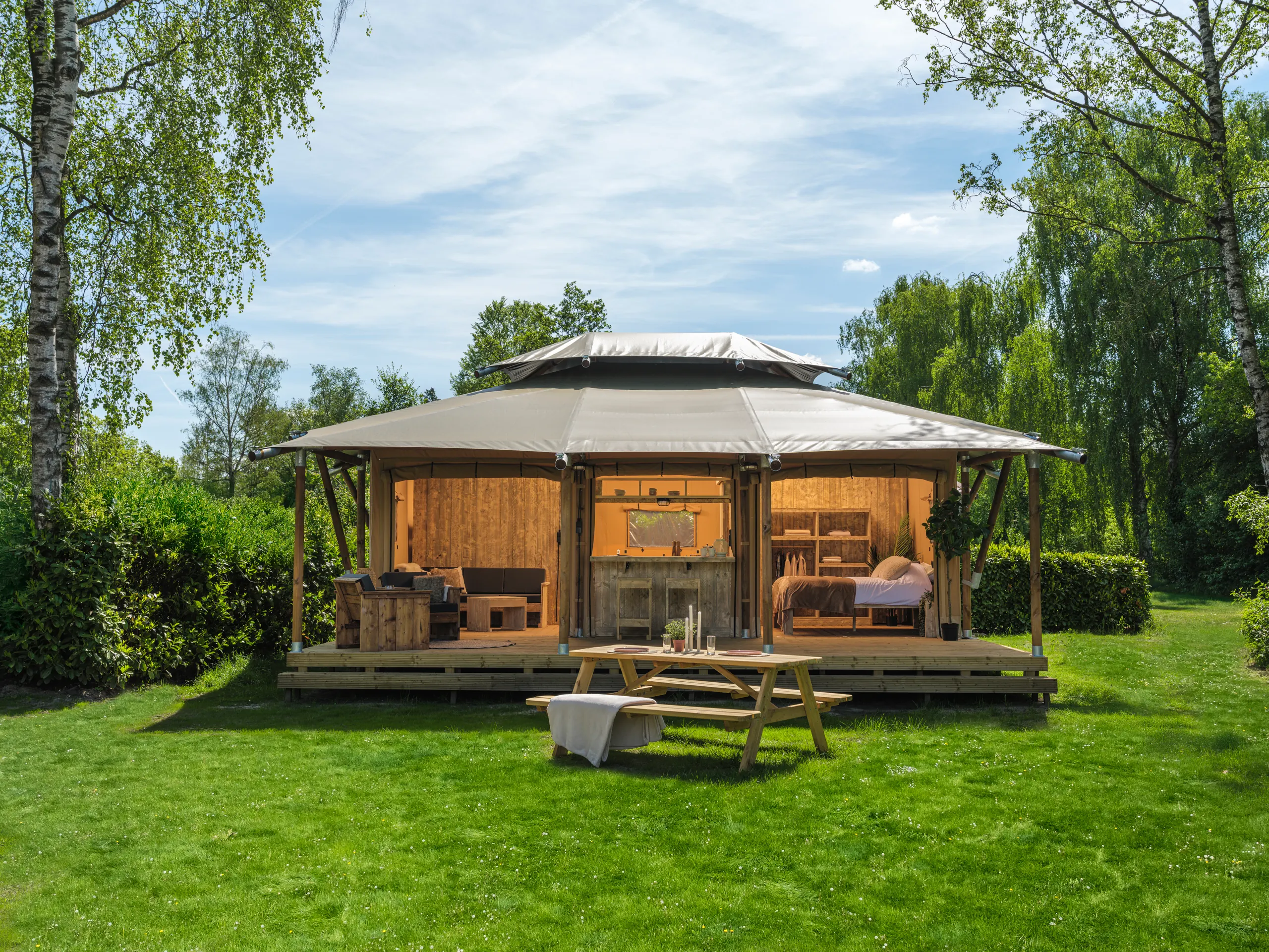 Luxury Suite: vista de frente del pabellón y su terraza
